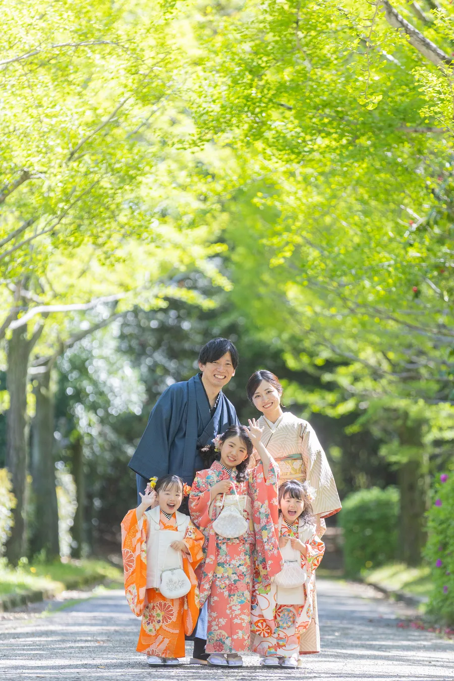 着物姿のごきょうだい3人とご両親